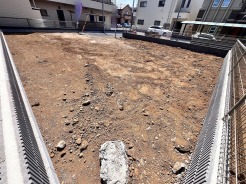 土地面積４２．０３坪（協定道路部分含む）