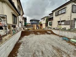 完成は7月頃を予定しています。施工例の見学も出来ますのでお気軽にお問合せ下さい。