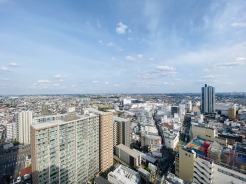 窓から眺める風景は一日の疲れを癒すヒーリングを奏でる、心地の良い時間を演出してくれます。室内も重要ですが、周りの環境もマイホーム選びの大事なポイント
