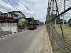 6.4m幅員の道路に面しておりお車の運転が苦手な方でも安心して出入りいただけます。
