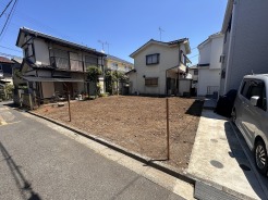 セカンドカーや来客時にも便利なカースペース2台分ございます。
