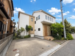 五感で感じる、現地でしかわからない事も沢山ございます。周辺環境なども一緒にご案内いたしますのでお気軽にお問合せください。
