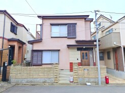 スーパー・コンビニ・ドラッグストア・小学校・中学校が全て徒歩１０分圏内にある便利な立地です。