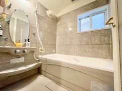 綺麗にお手入れされたバスルーム
