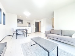 ご家族みんながゆったりくつろげる広々リビング。
