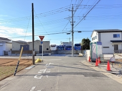 草加市稲荷４丁目