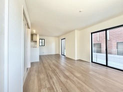 ご家族みんながゆったりくつろげる広々リビング。
