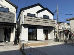 爽やかな空の下、心地よい風が吹き抜ける住まい。