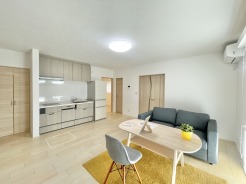 心地よい採光が、洗練された空間に温もりを添えます。