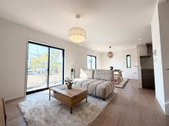 開放的な空間に、心地よい安らぎが満ちています。