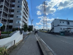 通勤、通学がちょっとした運動にもなる、谷塚駅徒歩20分。
