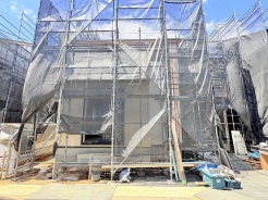草加市新里町