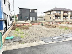 周辺環境と調和した落ち着きのある立地に、理想の暮らしを描くための新しいステージが広がっています。