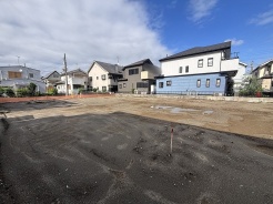 閑静な住宅街の一角にあり、新しい暮らしの構想を自由に描けるゆとりある広さが魅力です。