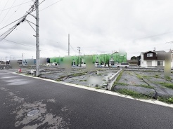 穏やかな空気が流れる閑静な住宅街で、これからの暮らしを自由に描き出せるゆとりある区画です。