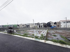 これから始まる新しい暮らしの可能性を秘めた、ゆとりある区画が広がる落ち着いた街並み。