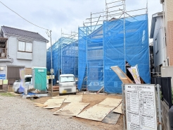 草加市苗塚町