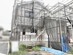 丁寧にカタチ作られていく過程に想いを馳せる穏やかな佇まい