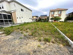 一ノ割駅徒歩9分の近さ。通勤通学に便利で、駅周辺の生活施設も利用しやすい。
