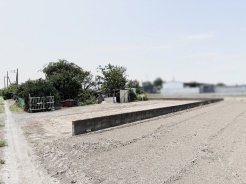 空が大きく広がり、静寂な時間が流れる開放的な敷地が日々の暮らしにゆとりをもたらします。