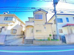 閑静な住宅地で、小さなお子様がいるご家族にも安心。
