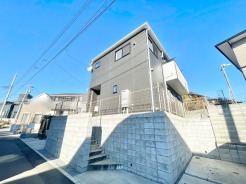 南道路に面した住まいは、お客様の自慢になるかも知れません。
