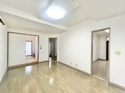 お子様にとっていいお昼寝空間になる和室は、ぜひリビングのお隣で。
