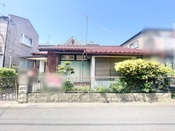 東武伊勢崎線一ノ割駅まで徒歩16分。この距離だと、運動不足も少し解消されるかも。
