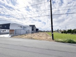 敷地650平米以上、芝生の庭が入る余裕の広さ。
