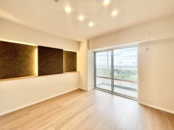 リフォーム完了したため、いつでもご内見可能でございます。
広々バルコニーから、たっぷり太陽の恵みが得られます。
