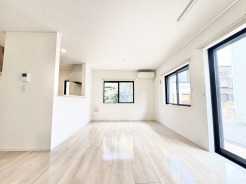 家族が自然に集りそうな広さが魅力のＬＤＫ。
