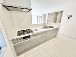 洗練されたデザインが、毎日の料理時間を彩ります。