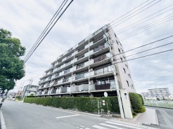 室内リフォーム履歴あり！
いつでも現地をご案内いたします！お気軽にお問い合わせくださいませ。