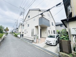 2階にもお風呂・キッチン・洗面台・トイレがございます。
2世帯住宅をお探しのお客様にもおすすめの物件です。
