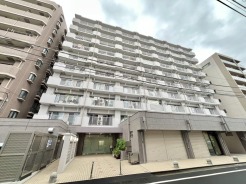 新越谷駅徒歩3分の近さ。 忙しい朝が助かる立地、 暮らしにゆとりが生まれます。
