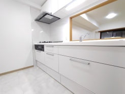 ゆったりとしたキッチンスペース