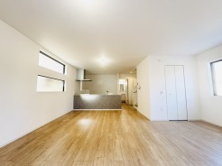 家族が自然に集りそうな広さが魅力のＬＤＫ。
