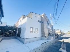 閑静な住宅地で、小さなお子様がいるご家族にも安心。
