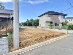 閑静な住宅地で、小さなお子様がいるご家族にも安心。
