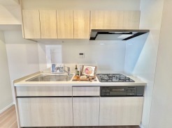 キッチン収納でキッチン回りはいつもきれい。ワンランク上の快適さを。

