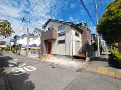 南西角地のため、日当たり良好です