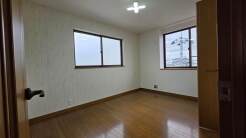 春日部市緑町３丁目