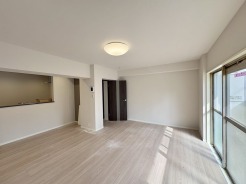 快適性とゆとりをデザインしたリビングは、広々した約18帖。
