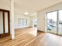 快適性とゆとりをデザインしたリビングは、広々した15.5帖。