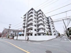 すっきりとした外観、穏やかな佇まいが心地よい街並みに調和します。