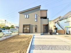 当分譲地はこちらの一棟のみの現場となります。ご覧になれますので、お気軽にお問い合わせください。
