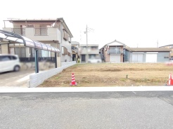 南向きの整形地です。