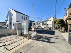 前面道路は幅員４ｍです。