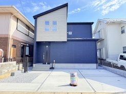 緑豊かな環境が魅力の新築戸建です。ご案内はいつでも承っております。