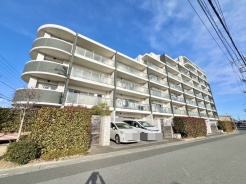 平成18年築、心地よい開放感をもたらす住まい。